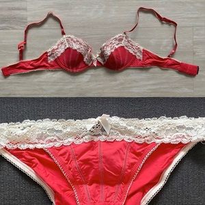Elle Macpherson bra and panty set